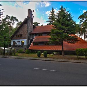 Hotel Gosciniec Lizawka Posen Exterior photo