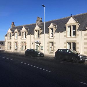 The Royal Oak Hotel Cullen Exterior photo