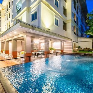 Patra Luxury Hotel Suvarnabhumi Ban Khlong Bang Krathiam Exterior photo