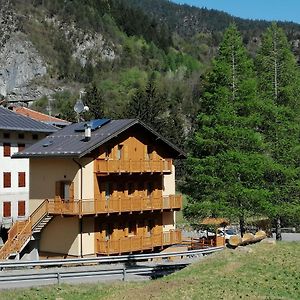 Hotel Ai Larici Perarolo di Cadore Exterior photo