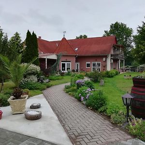 Bed and Breakfast Hartmann Panzió Barcs Exterior photo